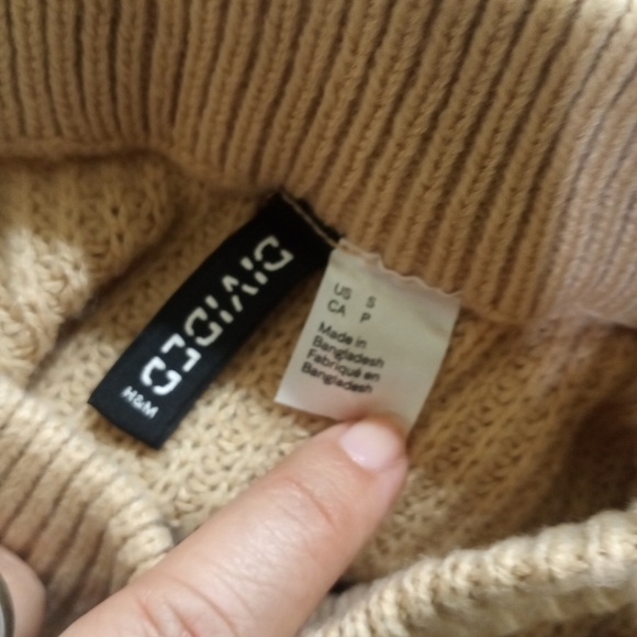 H&M Beige Knit Pullover - Picture 3 of 6